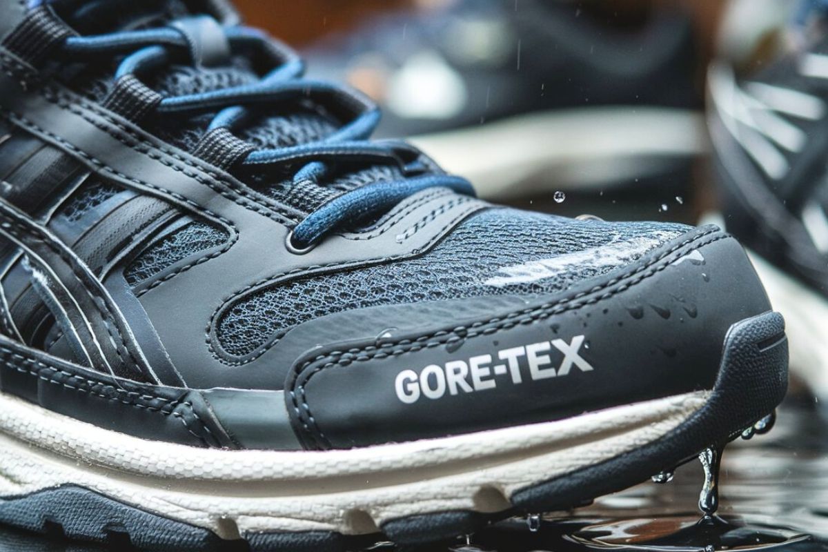 asics goretex trail shoe waterproof Asics Gel-Sonoma 7 GTX Gore-Tex running shoe designed for waterproof performance